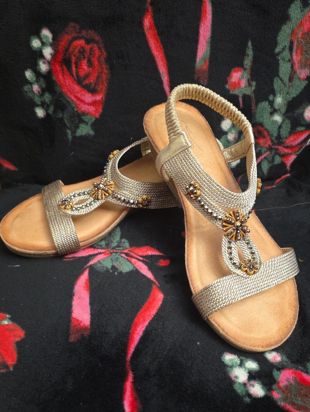 Shibever Gold Wedge Sandal With Back